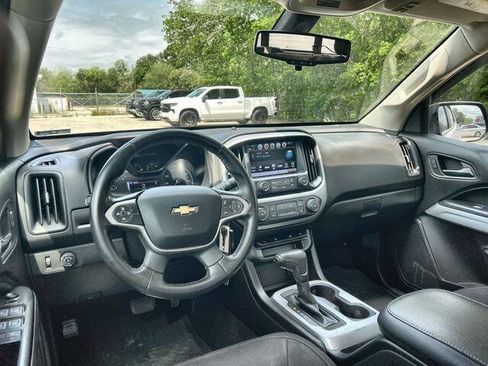 Used 2018 Chevrolet Colorado LT w/ LT Convenience Package RWD image 10