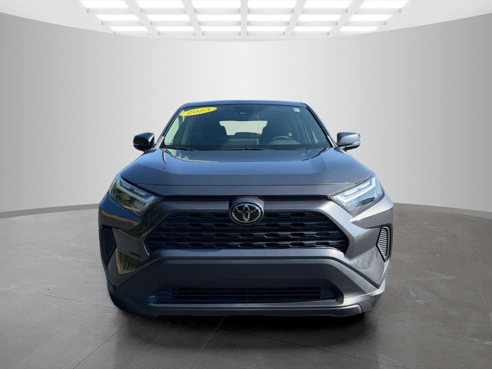 Used 2023 Toyota RAV4 LE FWD image 2