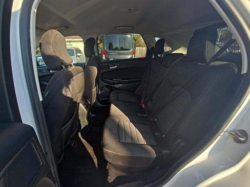 Used 2019 Ford Edge SE image 10