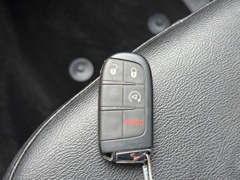 Used 2025 Jeep Compass Limited image 18