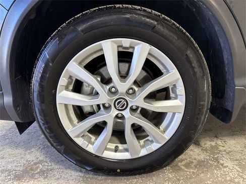 Used 2022 Nissan Rogue Sport SV w/ Technology Package image 22