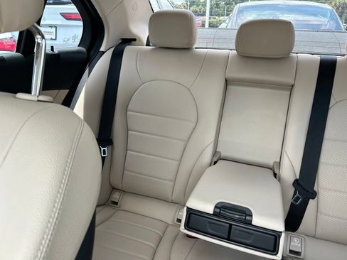 Used 2019 Mercedes-Benz C 300 Sedan image 12
