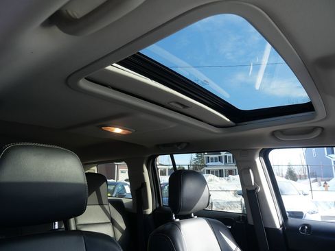 Used 2016 Jeep Patriot High Altitude image 18