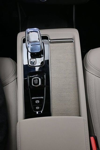 New 2027 Volvo XC90 B5 Plus AWD/4WD image 11