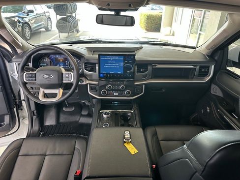 Certified 2024 Ford Expedition Max XLT image 34
