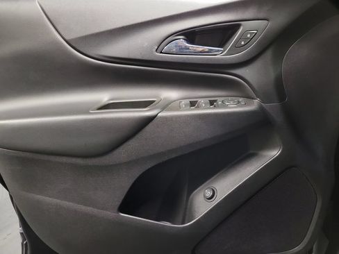 Used 2020 Chevrolet Equinox LT FWD image 24