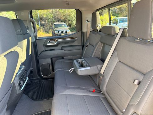 New 2026 GMC Sierra 1500 Elevation w/ Preferred Package image 9