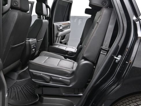 Used 2023 Chevrolet Tahoe High Country AWD/4WD image 15