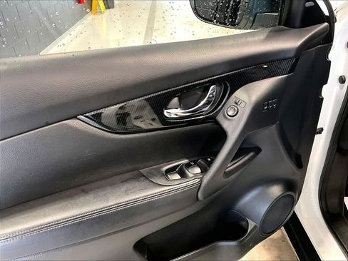 Used 2020 Nissan Rogue SL w/ Premium Package AWD/4WD image 10