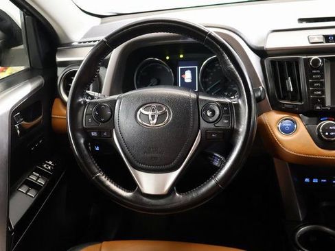 Used 2017 Toyota RAV4 Limited image 16
