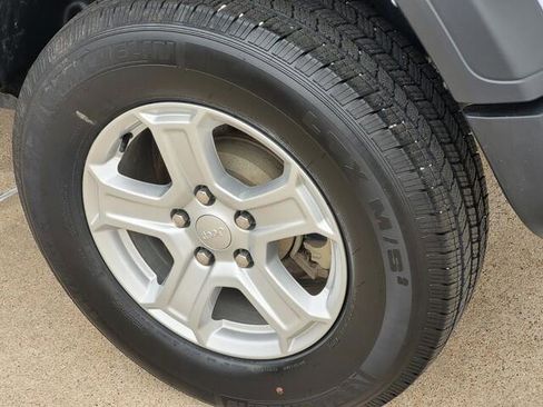 Used 2023 Jeep Wrangler Sport S image 7