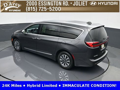 Used 2022 Chrysler Pacifica Limited image 20