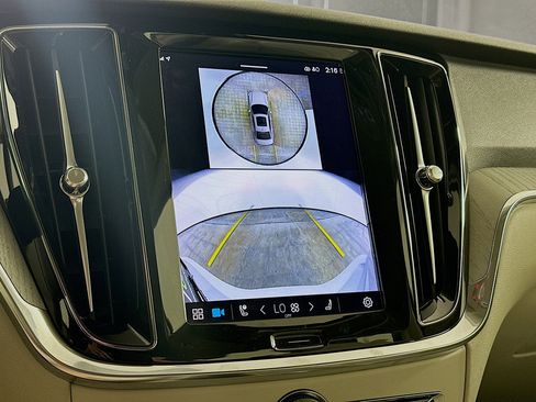 Used 2024 Volvo S60 B5 Plus image 23