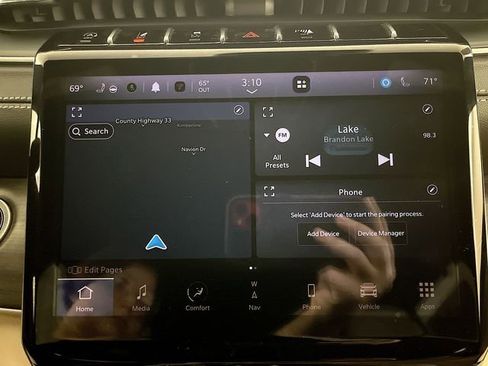 Used 2023 Jeep Grand Cherokee Limited w/ Luxury Tech Group II image 21