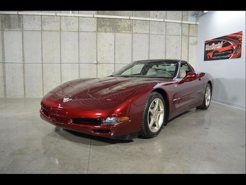 Used 2003 Chevrolet Corvette Coupe w/ Preferred Equipment Group RWD image 4