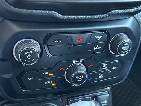 Certified 2023 Jeep Renegade Trailhawk AWD/4WD image 21