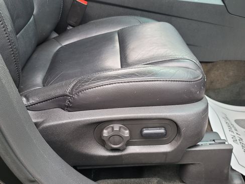 Used 2013 Ford Explorer XLT image 31