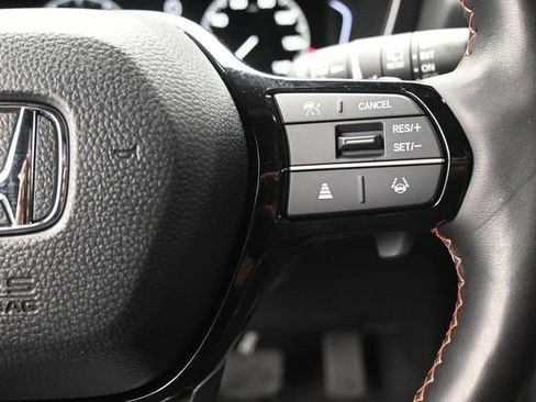 Used 2024 Honda Pilot TrailSport image 2