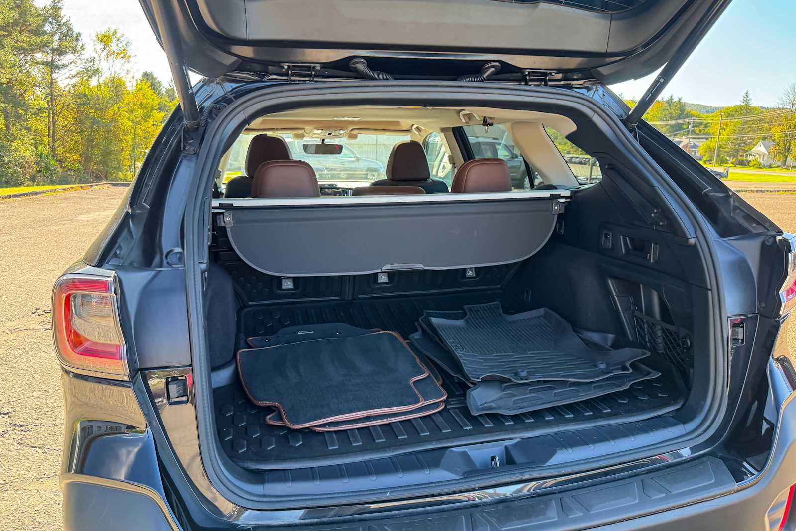Certified 2022 Subaru Outback Touring AWD/4WD image 12