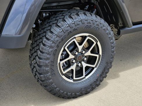 New 2025 Jeep Gladiator Rubicon image 5