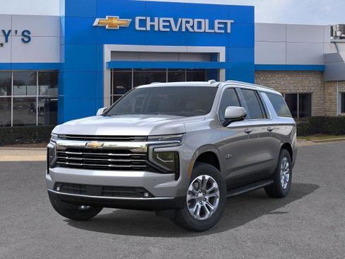 New 2026 Chevrolet Suburban LT w/ Comfort Package image 32