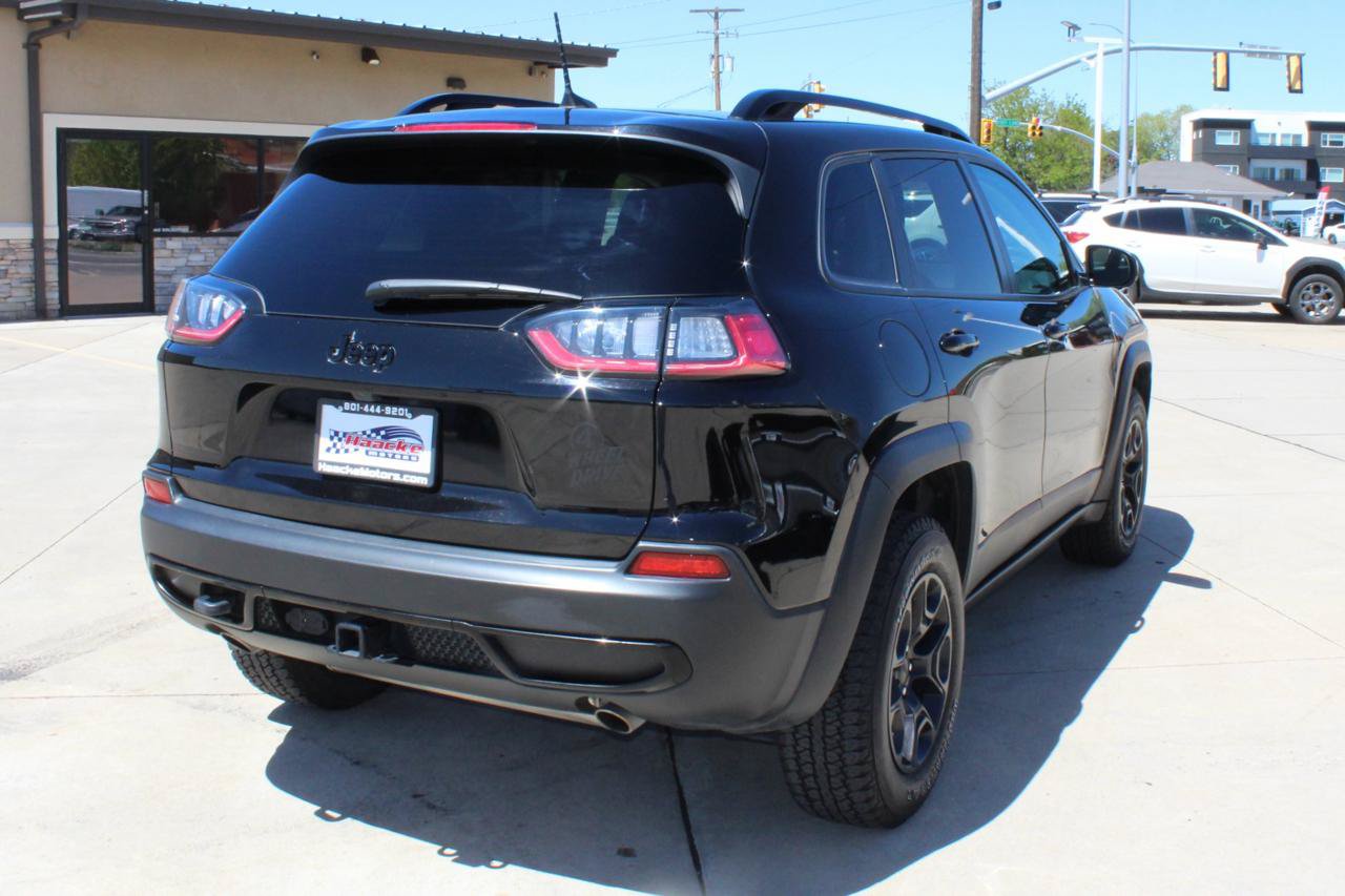 Used 2022 Jeep Cherokee Latitude w/ Sun & Sound Group AWD/4WD image 8