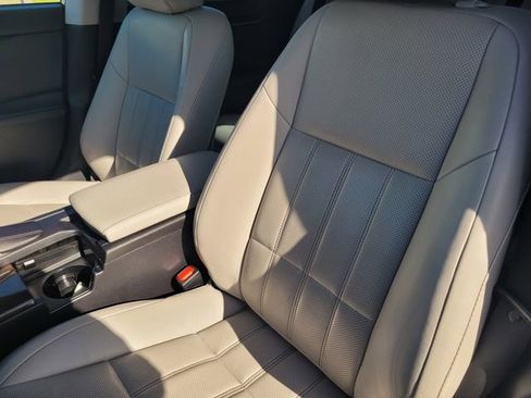 Used 2016 Lexus ES 350 w/ Luxury Package w/Wood Trim image 13