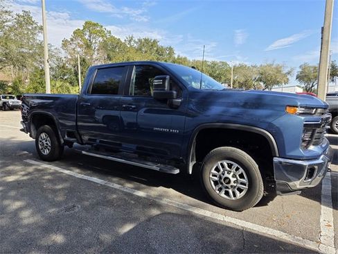 Used 2025 Chevrolet Silverado 2500 LT w/ Convenience Package image 3
