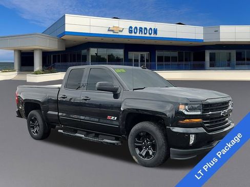 Used 2018 Chevrolet Silverado 1500 LT w/ Midnight Edition image 7