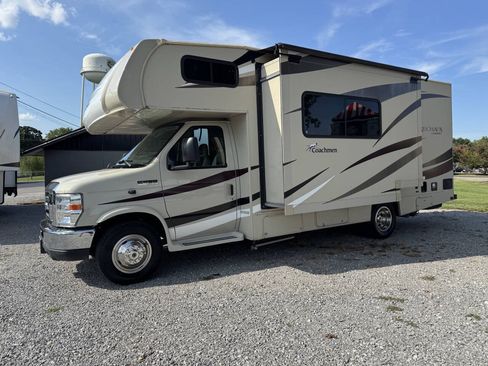 Used 2016 Ford E-450 and Econoline 450 Super Duty w/ Motorhome Prep Package RWD image 2