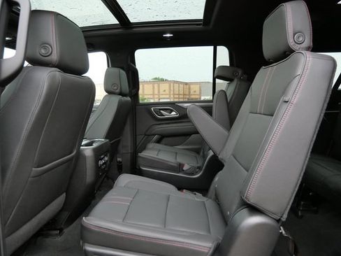 Used 2022 Chevrolet Suburban RST w/ Luxury Package AWD/4WD image 14