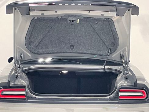 Used 2023 Dodge Challenger R/T image 40