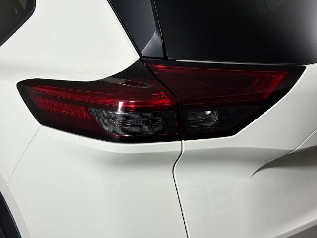 Used 2022 Nissan Rogue S AWD/4WD image 35