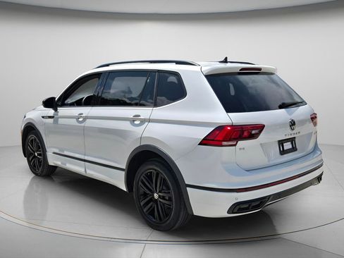 Used 2022 Volkswagen Tiguan SE R-Line FWD image 8