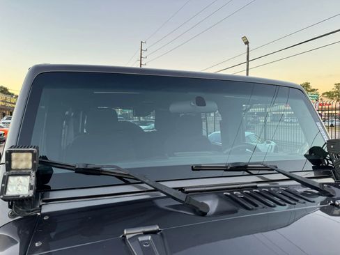 Used 2017 Jeep Wrangler Unlimited Sport w/ Connectivity Group image 14