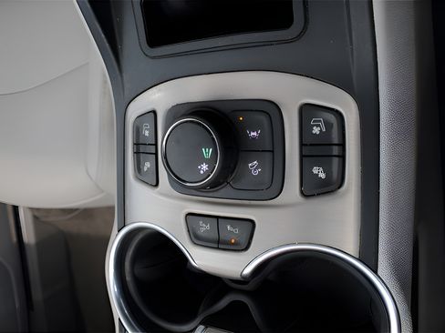 Used 2020 GMC Terrain Denali w/ Denali Premium Package FWD image 25