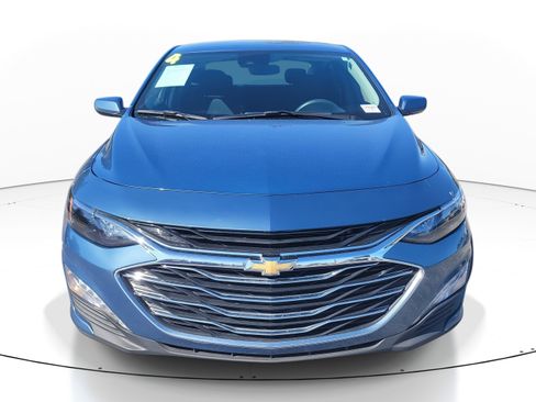 Used 2024 Chevrolet Malibu LT image 2