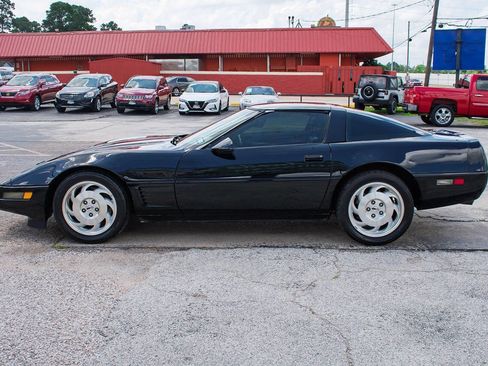 Used 1996 Chevrolet Corvette Coupe RWD image 3