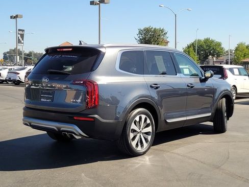 Used 2020 Kia Telluride EX w/ EX Premium Package FWD image 5
