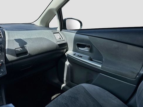 Used 2014 Toyota Prius V Three FWD image 26