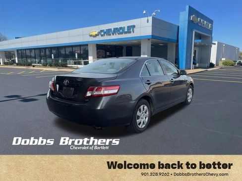 Used 2010 Toyota Camry LE FWD image 8