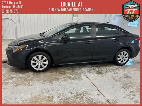 Used 2022 Toyota Corolla LE image 2