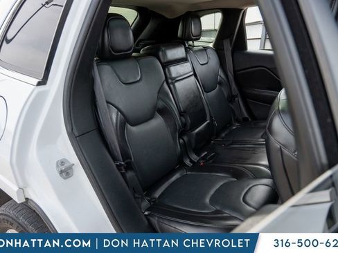 Used 2016 Jeep Cherokee Overland w/ Technology Group image 24