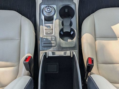 Used 2022 Ford Escape Titanium w/ Class II Trailer Tow Package FWD image 27