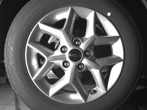 Used 2025 Kia Soul LX w/ LX Technology Package FWD image 15