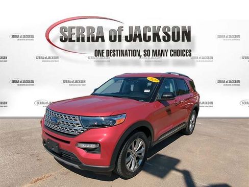 Used 2021 Ford Explorer Limited w/ Equipment Group 301A AWD/4WD image 4