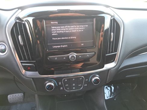 Used 2021 Chevrolet Traverse LS AWD/4WD image 20