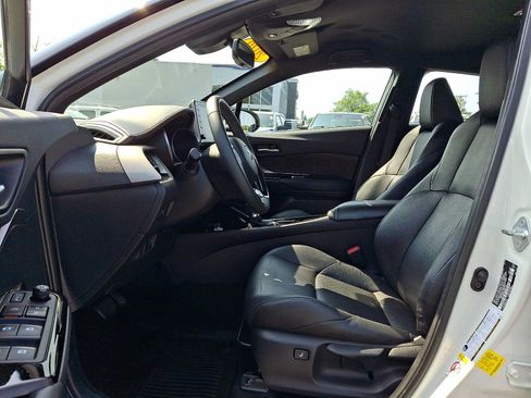 Used 2019 Toyota C-HR Limited FWD image 13
