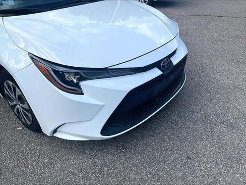 Certified 2021 Toyota Corolla LE w/ Carpet Mat Package (TMS) FWD image 8