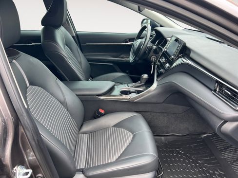 Used 2024 Toyota Camry SE image 15